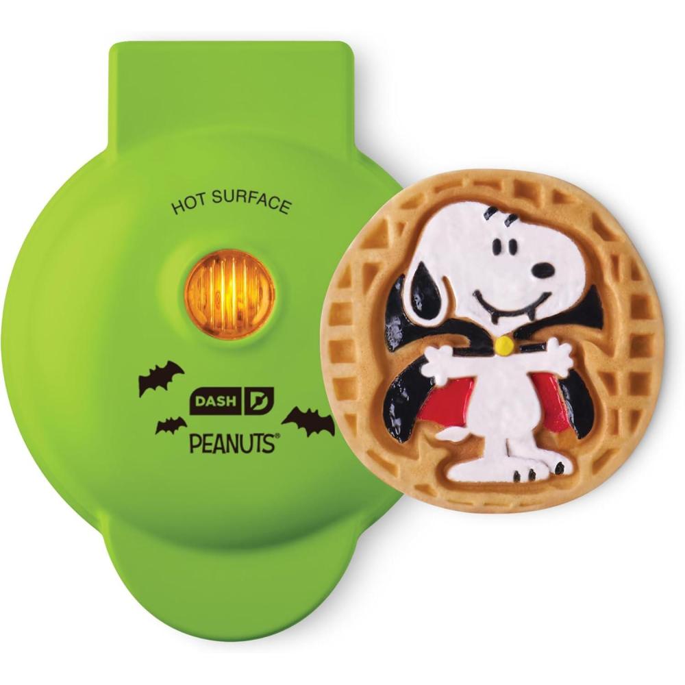 image:imagePeanuts x Dash Mini Waffle MakerSnoopy Vampire Green