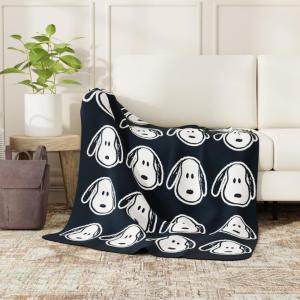 Peanuts® Snoopy Cozy Throw 60 in x 70 in – Soft Cozy Plush for Couch, Bed & Travel, Valentine’s Day Design, Collectible Gift (Officially Licensed Product) by Franco Collectibles®(Peanuts – Black & White Snoopy)