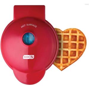 Peanuts x Dash Mini Waffle Maker(Red Heart)