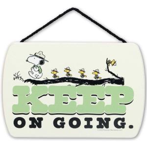 Peanuts Snoopy’s Slice Shop Oven Fresh Pizza Hanging Wood Wall Decor – Fun Snoopy Pizza Sign for Kitchen or Dining Room(Cream/Green)